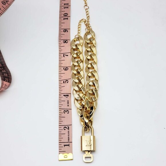 Authentic Louis Vuitton Lock and Key Gold Color with Gold Plated Chain Necklace - Picture 3 of 10